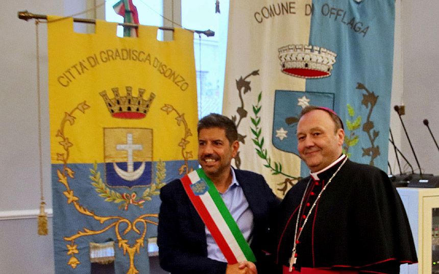 Accoglienza S.E. mons. Giordano PICCINOTTI in Municipio