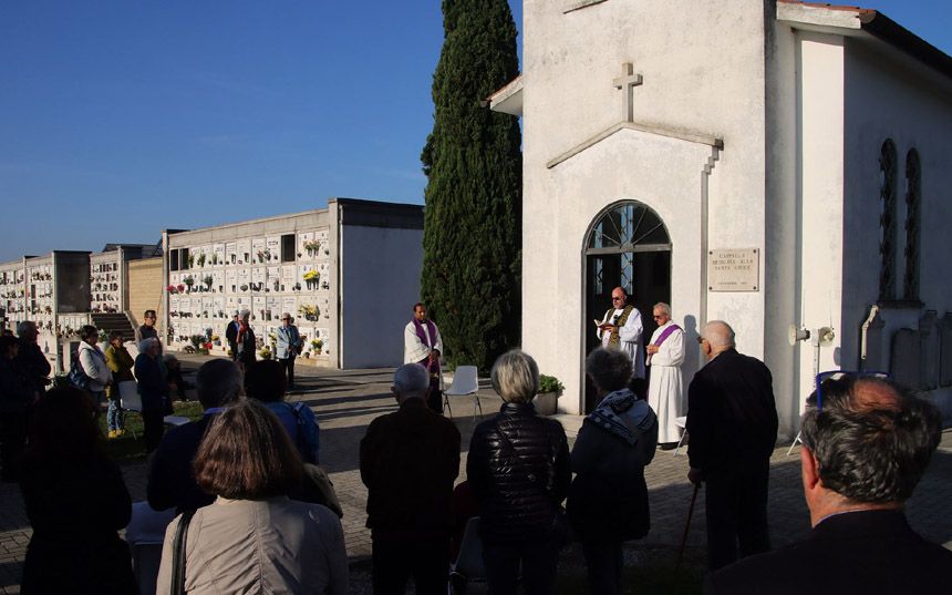 Tutti i Santi: benedizione delle tombe